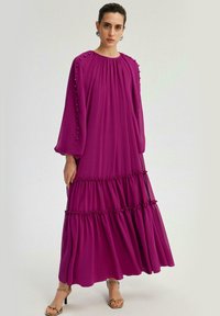 Touché Privé WITH PEARL BUTTON DETAIL - Maksikleit - fuchsia