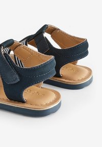 Next CLOSED TOE TOUCH FASTENING - REGULAR FIT - Babacipők - navy blue