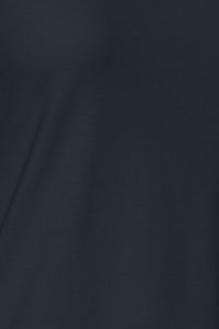 Tvrda tamno mornarsko plava tkanina glatke teksture s blagim prirodnim naborima, ravnomjerno osvijetljena, bez uzoraka ili dizajna.