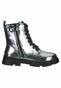 Metalen zilveren enkelboot met zwarte veters, zijrits, chunky zwarte zool en een gladde reflecterende textuur.