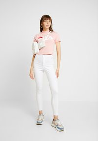 Fila EVERY TURTLE TEE - T-shirt imprimé - quartz pink