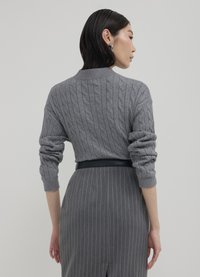 Calliope CROP TRECCE - Strickpullover - grigio