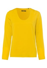 Gul langærmet top med rund halsudskæring, blød tekstur og rynket detalje ved skulderen, lavet af letvægtsstof.