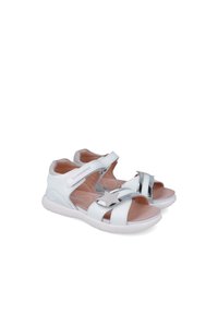 Sandalias blancas con acentos plateados, correas ajustables y suela moldeada. Incluye un detalle en forma de estrella en la correita superior. Interior suave.