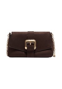 Sac à bandoulière en daim marron avec une fermeture à rabat, comportant une boucle en métal et une chaîne dorée. Texture lisse avec des coutures minimales.
