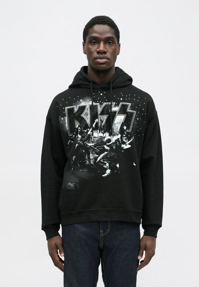 Černá mikina s kapucí, která má grafický potisk kapely KISS ve stylu distressed, s nastavovací kapucí a žebrovanými manžetami.