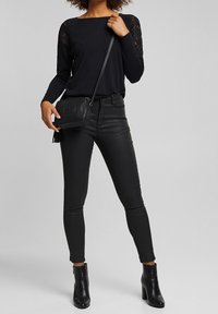 Esprit Stickad tröja - black
