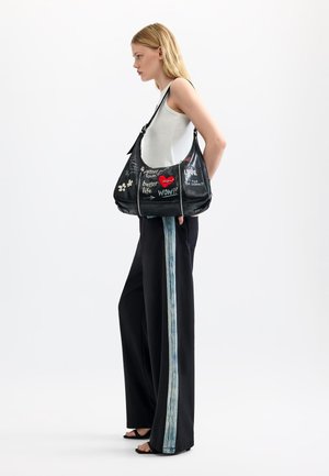 Desigual, LARGE MESSAGE BAG - Bolso de mano - black