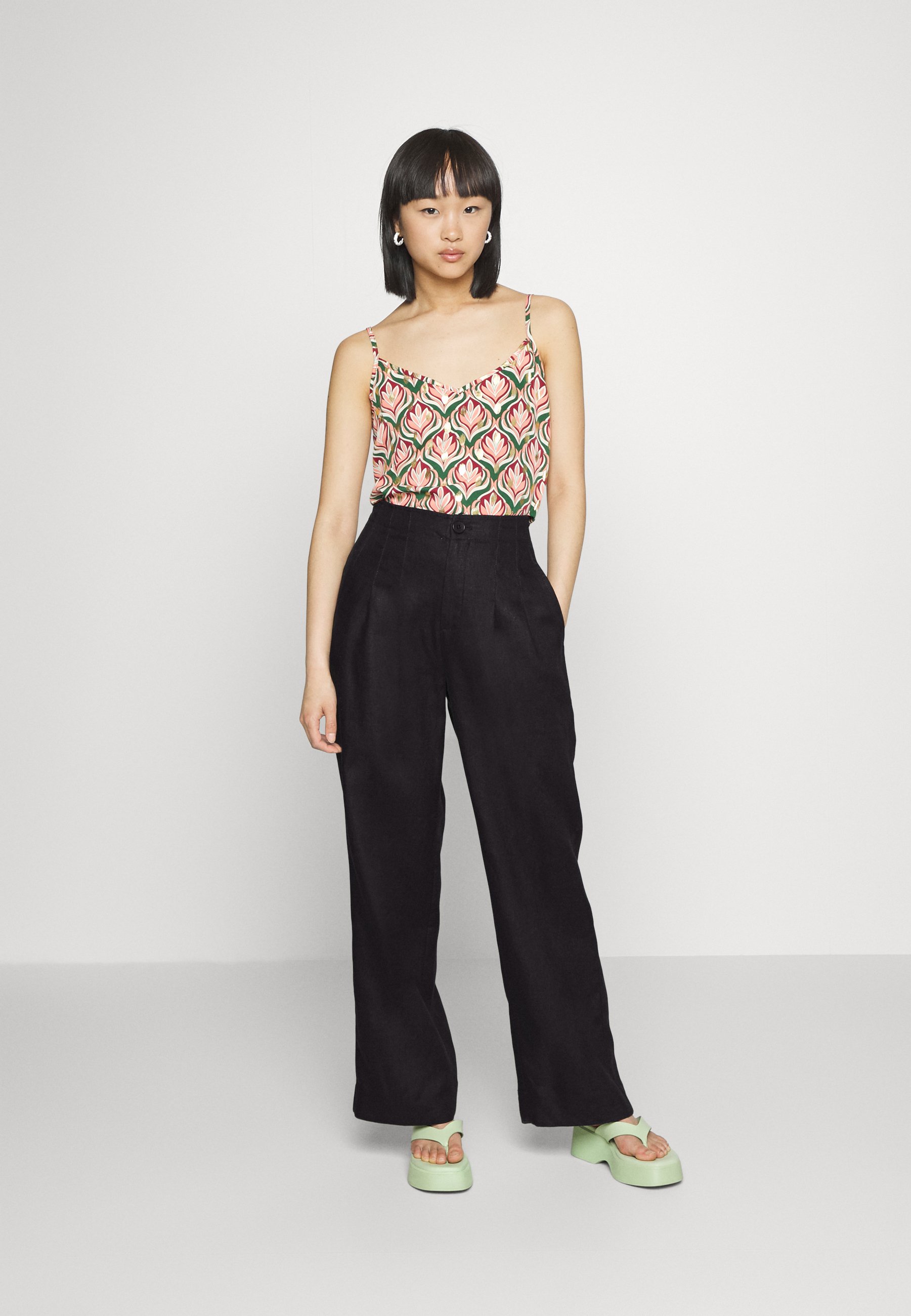 Banana Republic Petite PLEATED WIDE LEG 