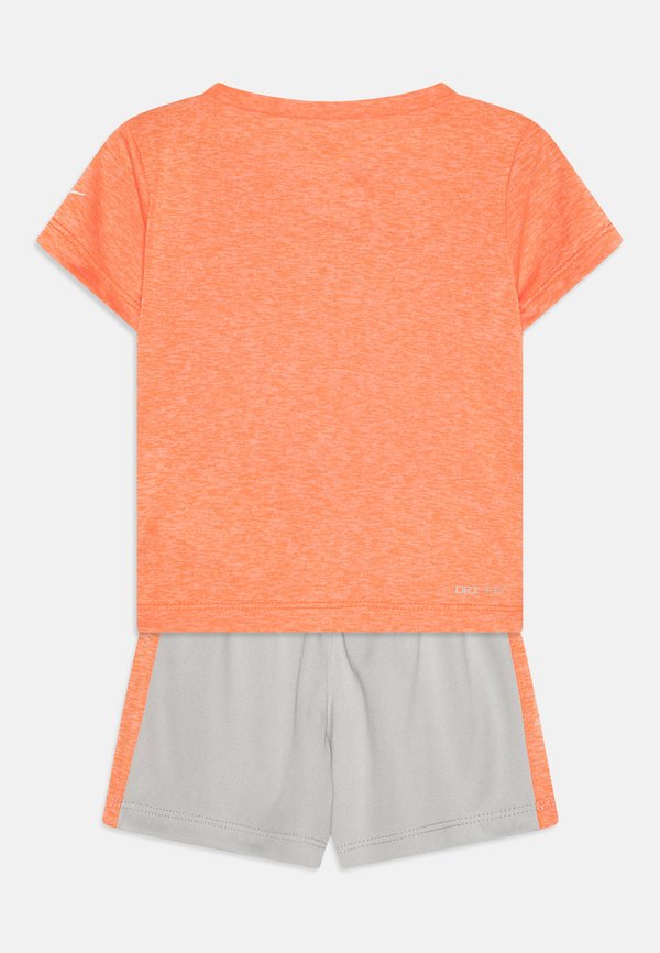 TEE SET - Shorts - light smoke gray2