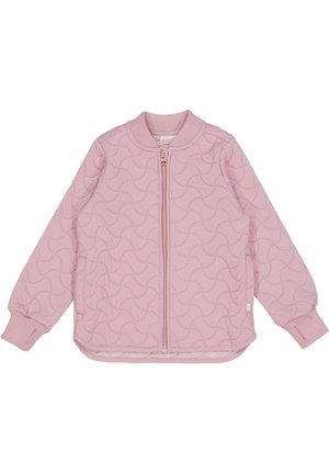 Jasnoróżowa pikowana kurtka z prążkowanym kołnierzem, pełnym suwakiem i falistym wzorem. Posiada prążkowane mankiety i prosty dół.