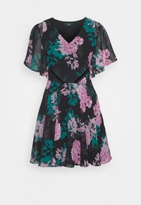 Robe noire à fleurs en tissu léger avec des manches courtes, ornée de fleurs roses et vertes, un décolleté en V et une jupe évasée.