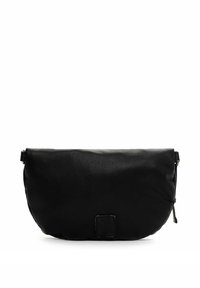 Czarna kopertówka ze skóry o zaokrąglonym kształcie, gładkiej fakturze, prostym designie i małym prostokątnym akcentem z przodu.