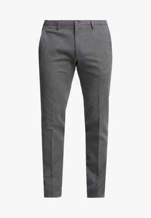 Schmal geschnittene graue Herrenhose mit Gürtelschlaufen, vorne mit Knopfverschluss und seitlichen Taschen.