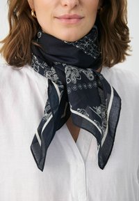 Part Two LOUI - Ruta - navy graphic paisley