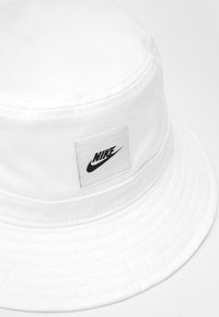 Nike Sportswear BUCKET HAT UNISEX - Sombrero - white