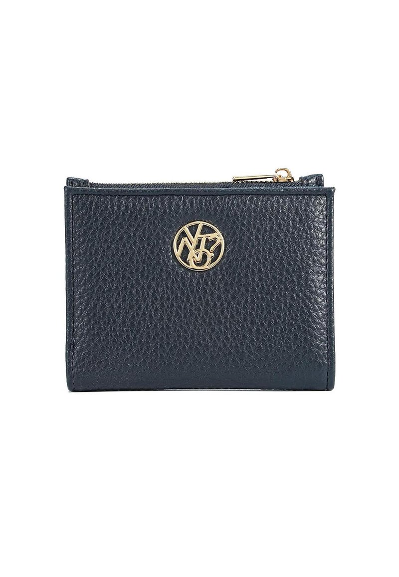 Portafoglio in pelle blu navy con finitura testurizzata, accentatura in oro con logo e chiusura con zip. Forma rettangolare compatta, design minimalista.