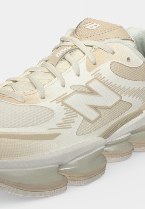New Balance U2000 UNISEX - Trainers - white/off white — photo 7