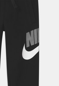 Nike Sportswear CLUB UNISEX - Träningsbyxor - black