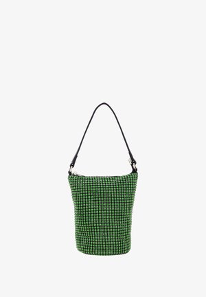 Grønne rhinestones-udsmykkede bucket bag med en sort læderskulderrem, der har en struktureret form og tekstureret overflade.