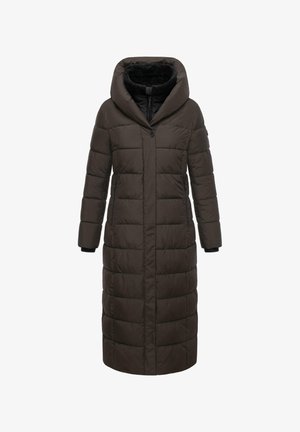 Długi brązowy puchowy płaszcz z kapturem, z zapinaniem na guziki, bocznymi kieszeniami na zamek błyskawiczny oraz pikowanym wykończeniem dla dodatkowego ocieplenia.
