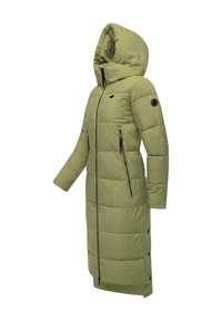 Manteau long en duvet vert olive avec fermeture éclair à l'avant, capuche et poches latérales. Il présente des sections cousues, des fermetures éclair noires et des accents en bouton.