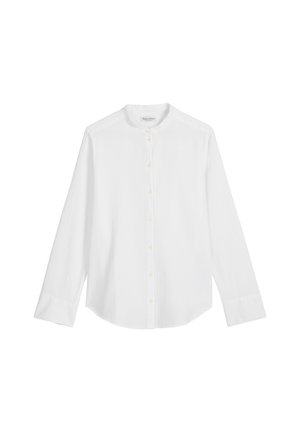 Biała koszula wykonana z lekkiego materiału, z okrągłym kołnierzykiem, zapinana na guziki, z długimi rękawami i subtelną prążkowaną teksturą.