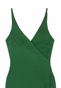 Vestido verde con un escote en V profundo, tirantes finos y diseño envolvente. Hecho de una tela suave, con una textura lisa y sin patrones.