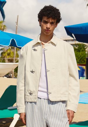 Bershka, CLASP JACKET - Giacca leggera - beige