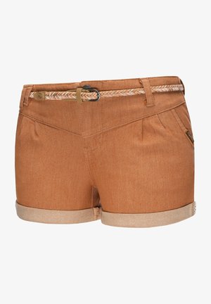 Shorts van lichtbruin stof met een gestructureerde afwerking, voorzien van een gevlochten riem, omgeslagen zomen en voorplooien voor extra detail.