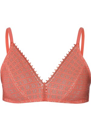 Koraalkleurige bralette met een driehoekige vorm, gekenmerkt door een textuur met een geweven patroon, geschulpte randen en verstelbare bandjes.