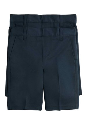 Dwie pary granatowych spodenek do kolan z szlufkami na pasek i kieszeniami po bokach, ułożone jedna za drugą na białym tle.