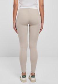 Urban Classics TECH  - Legging (type pantalon) - warmgrey