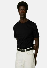 Marks & Spencer PURE - Jednoduché tričko - black