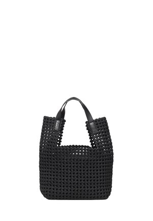 Czarna pleciona torba na ramię z krótkimi czarnymi skórzanymi uchwytami i małą metką marki „Comma” na jednym uchwycie.