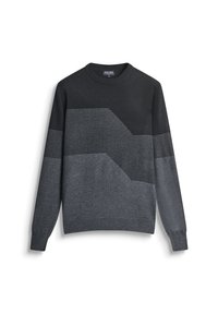 Pullover grigio con scollatura rotonda, pattern geometrici di un grigio scuro in contrasto e strisce testurizzate su petto e maniche.