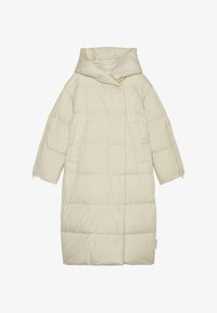 Unselected, stony sand