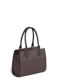 Borsa a mano in pelle marrone con forma strutturata, finitura testurizzata, doppi manici e dettagli in metallo argentato. Presenta una tasca con cerniera.