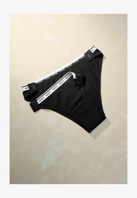 Non sélectionné, black