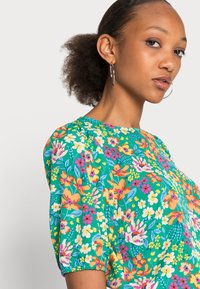 VILA VIMOLNA - T-shirt estampada - emerald