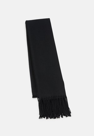 Écharpe noire tissée pliée en longueur avec frange torsadée le long d'un bord sur fond blanc.