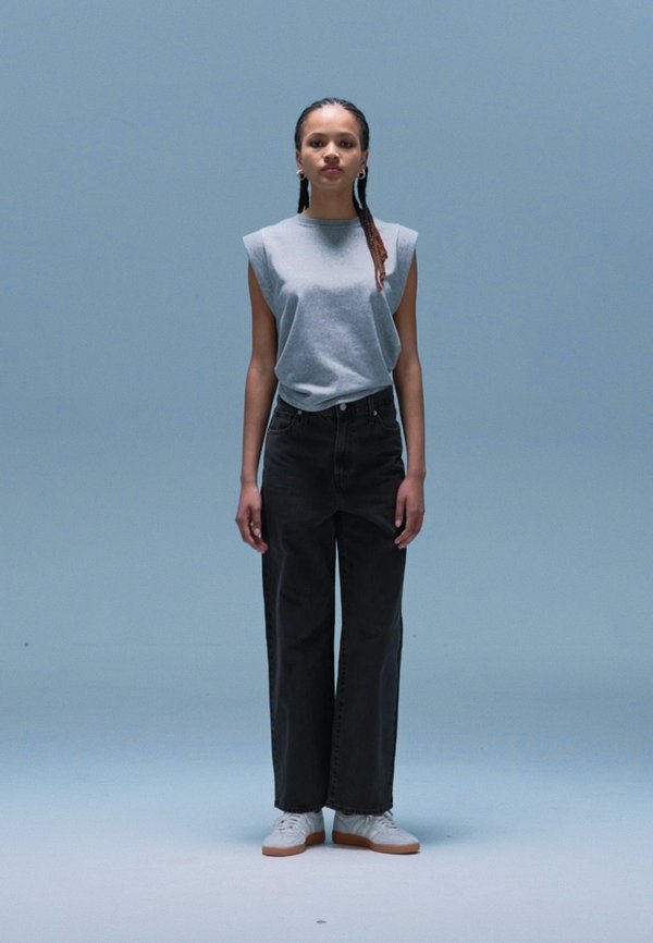 HIGH WAISTED STRAIGHT - Relaxed fit jeans - breathe in2