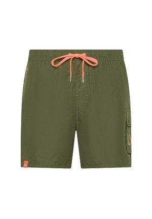 Pantaloni da bagno verdi realizzati in tessuto leggero, con cordino corallo, tasca cargo laterale e un discreto dettaglio del logo.