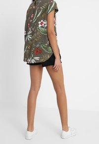 ONLY Blusa - khaki