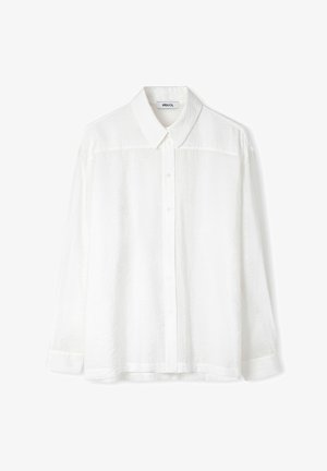Weißes langärmeliges Hemd mit Knöpfen, einem klassischen Kragen und einem dezenten, strukturierten Muster, mit der Aufschrift IPEKYOL.