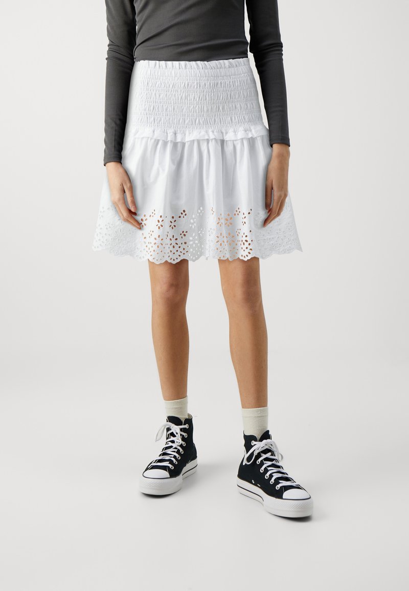GAP SMOCKED EYELET SKIRT - Falda acampanada - white
