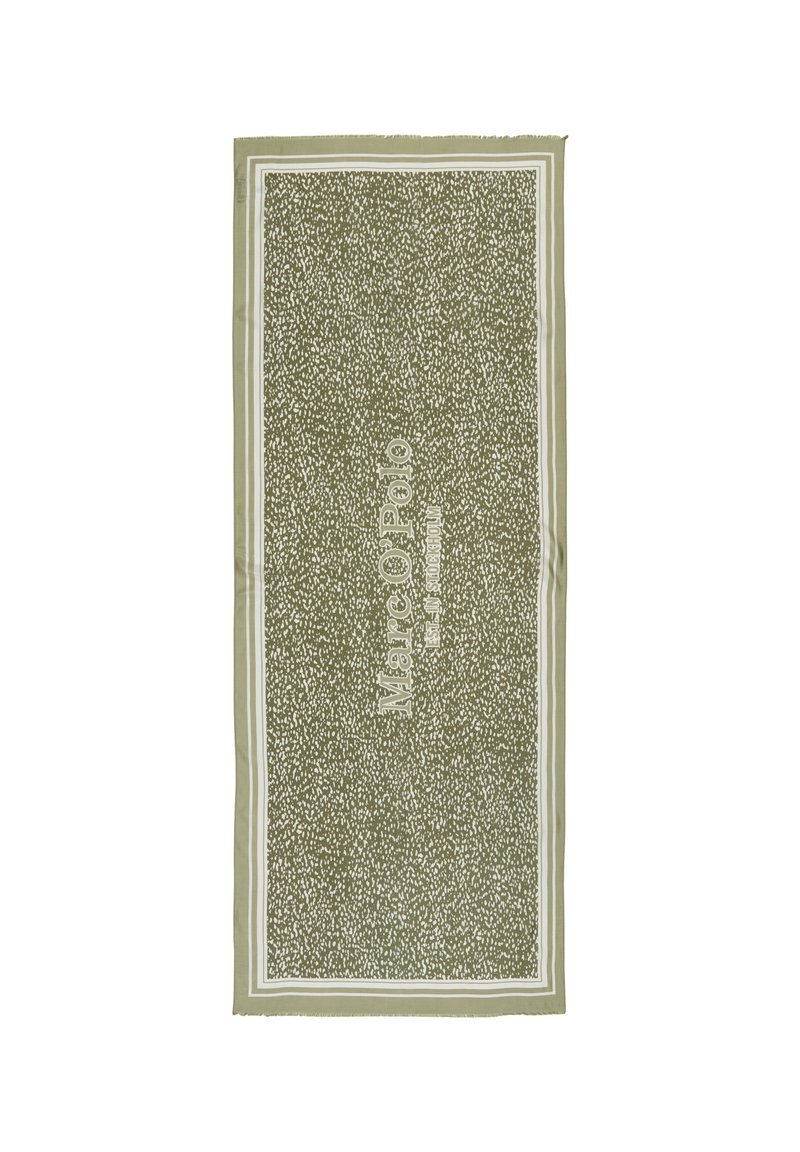 Écharpe verte à motifs avec une surface texturée, comportant des accents blancs et "Marc O'Polo" en lettres majuscules au centre. Forme rectangulaire.