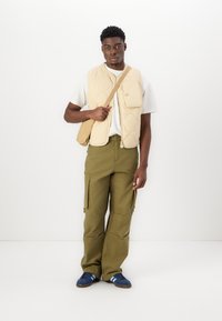 Pal Sporting Goods COLLECTIVE PANTS UNISEX - Cargobukse - khaki