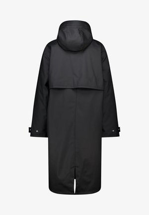 Mustat vedenpitävät takki hupulla. Ominaisuuksiin kuuluu halkiotakakappale, pitkät hihat ja napinappo-akoristeet hihansuissa. Sujuva pinta.