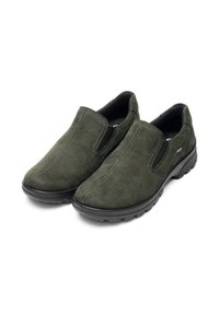 Ein Paar dunkelgrüne Wildleder-Slipper mit schwarzen elastischen Seitenpaneelen und strukturierten schwarzen Gummisohlen.